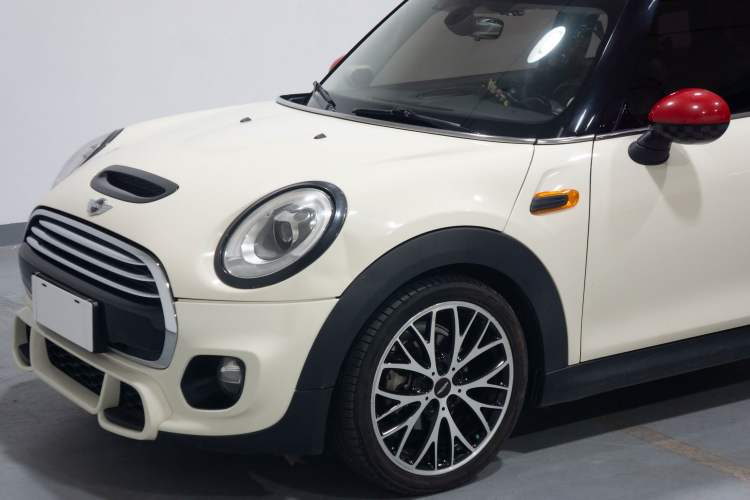 Used MINI 2014 1.5T COOPER Fun
