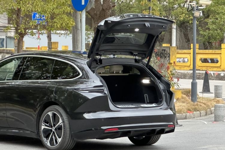 Used Nio ET5T 2025 75 kWh Touring Exterior 6