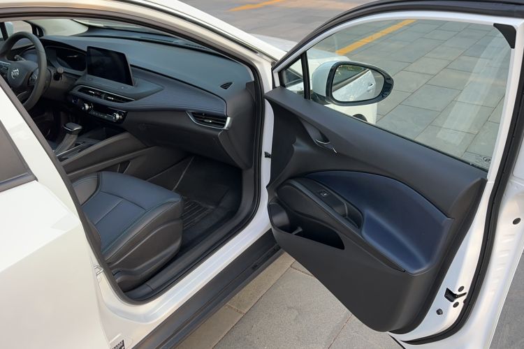 Used Buick Velite 6 2024 450km Range Commuter Version
