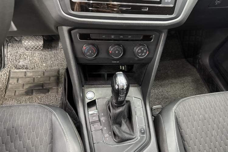 Used Volkswagen Tiguan L 2021 330TSI Automatic Two-Wheel Drive Comfort Edition
