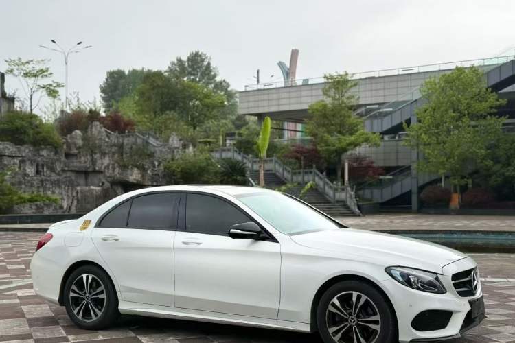 Used Mercedes-Benz C-Class 2017 Restyled C 200 Sport Edition Exterior 6