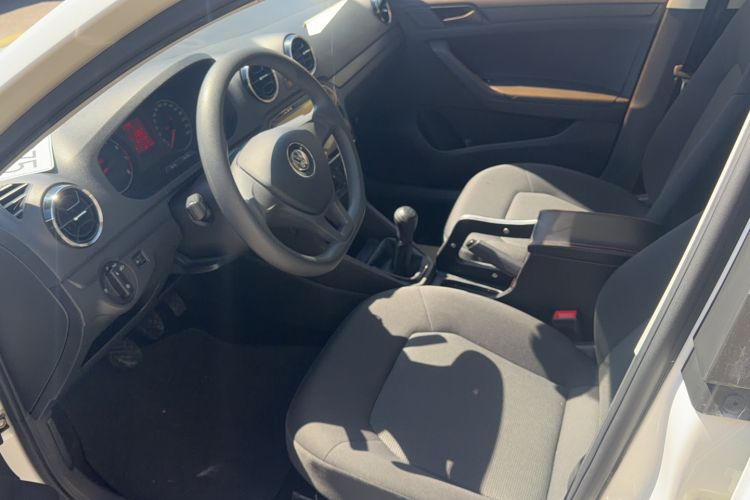 Used Volkswagen Jetta 2017 1.4L Manual Fashion Edition
