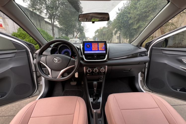 Used Toyota YARiS L Zhi Xuan 2017 1.5G CVT JingSu Model with Upgraded Sunroof Interior 6