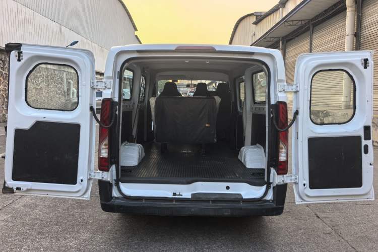 Used JMC E Fushun 2025 Model, Open Window Version, 41.86 kWh, Short Axle, Low-roof
