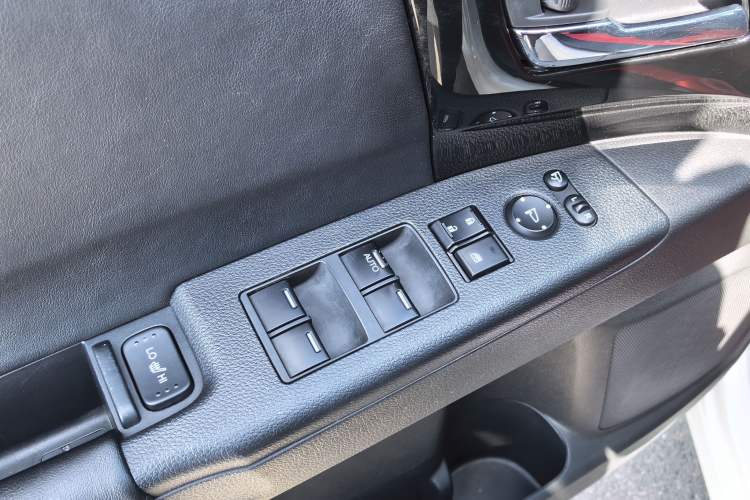 Used Honda Elysion 2019 2.0L Hybrid Luxury Edition Interior 9