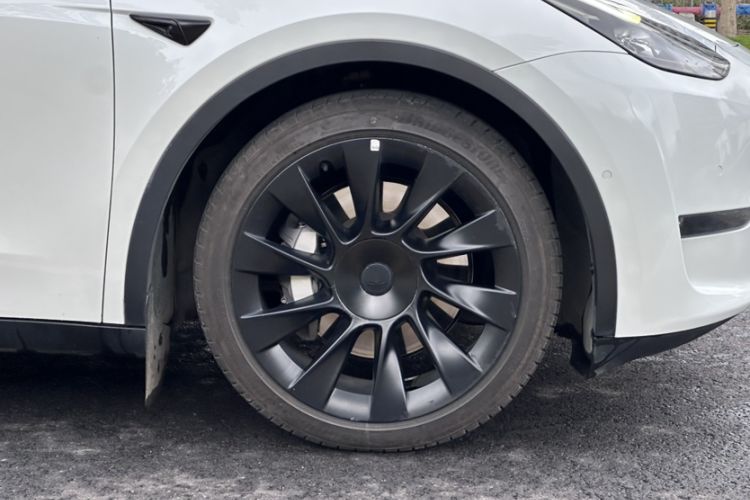 Used Tesla Model Y 2021 Long-Range All-Wheel-Drive Version