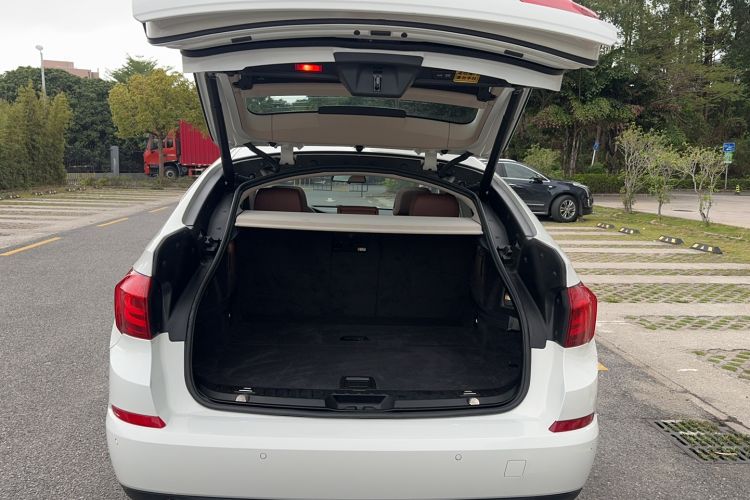 Used BMW 5 Series GT 2014 535i Leading Model
