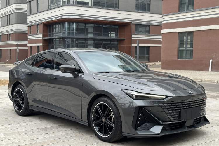 Used Changan UNI-V 2022 1.5T Prestige Version