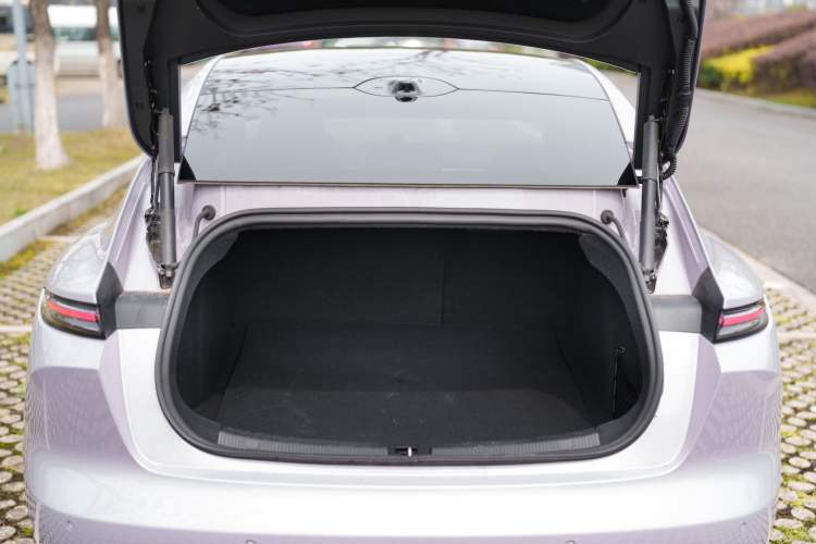 Used Nio ET5 2025 75 kWh