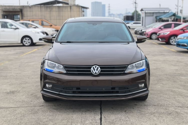 Used Volkswagen Sagitar 2016 230TSI 25th Anniversary Edition Exterior 5