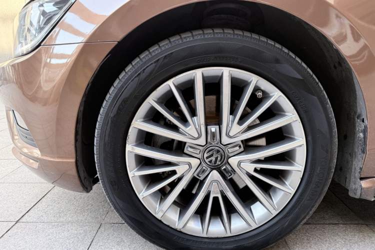 Used Volkswagen Lamando 2015 330TSI DSG Luxury Edition
