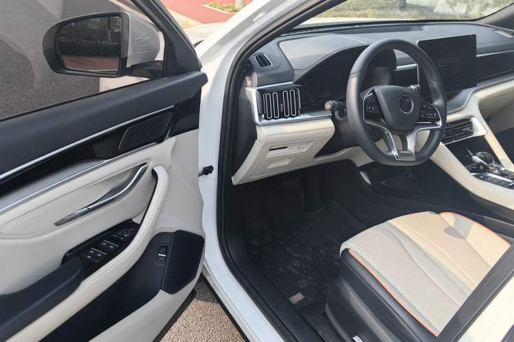 Used BYD Song PLUS New Energy 2021 DM-i 51KM Prestige Model Interior 4