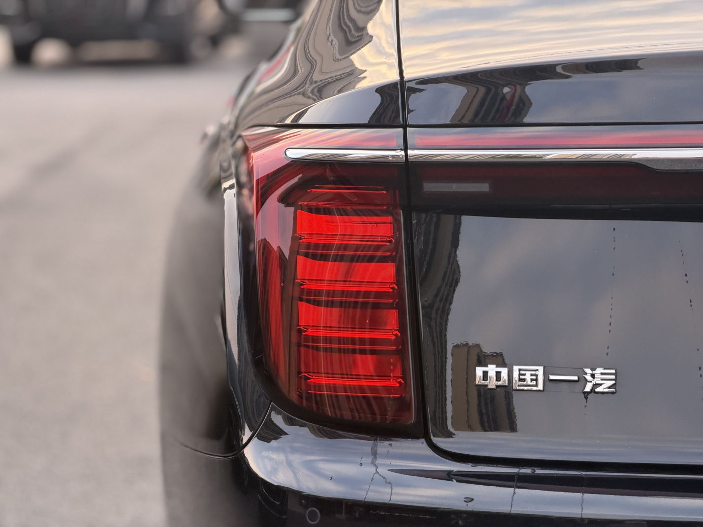 Hongqi H9 2025 Model Facelifted 2.0T Two-Wheel Drive Flag-Style Luxury Business Edition, 5 Seats - Chinese Trim Xiang — снимка 17
