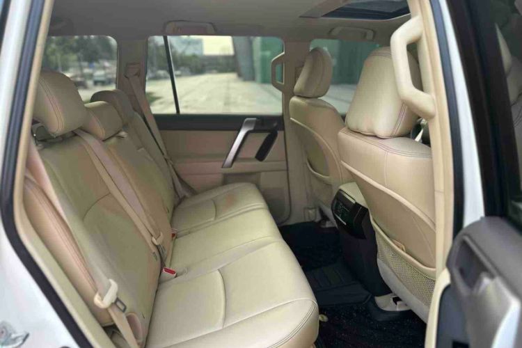 Used Toyota Prado 2016 2.7L Automatic Standard Edition Interior 6