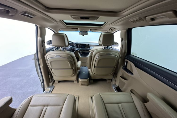 Used Buick GL8 2021 ES Land Cruiser 653T Flagship Model Interior 9