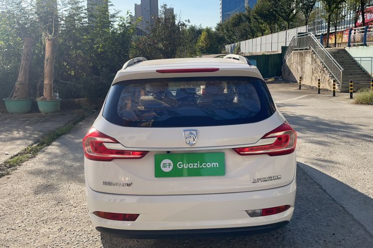 Used Baojun 310W 2017 1.5L Manual Comfort Version China VI Emission Standard
