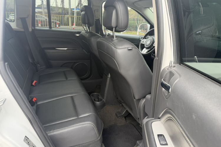 Used Jeep Compass 2014 2.0L two-wheel drive luxury version