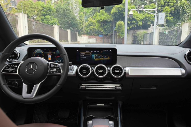 Used Mercedes-Benz GLB 2022 Second Facelift GLB 200 Dynamic Edition Interior 8