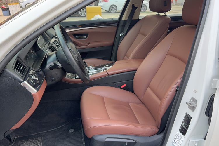 Used BMW 5 Series 2014 520Li Elegant Model
