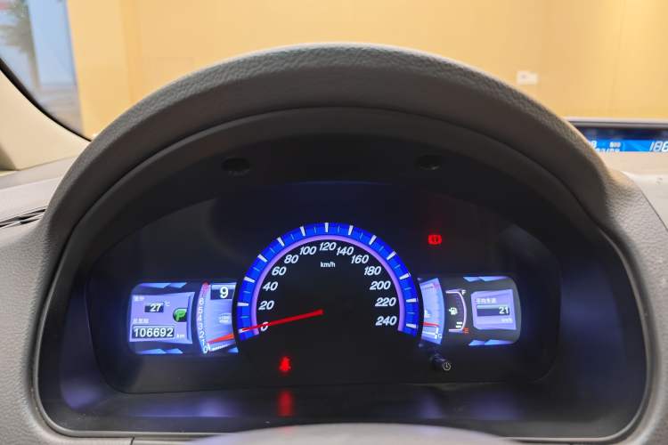 Used BYD M6 2013 2.4L Automatic Luxury Model
