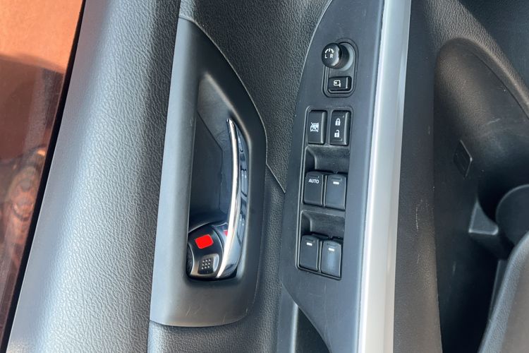 Used Suzuki S-Cross 2014 1.6L CVT Two-Wheel Drive Elite Version