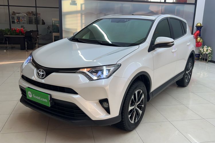 Used Toyota RAV4 2019 2.0L CVT Two-Wheel Drive Pioneer Edition China V Standard
