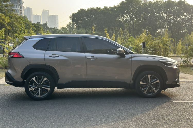 Used Toyota FRONTLANDER 2022 2.0L CVT Luxury PLUS Edition