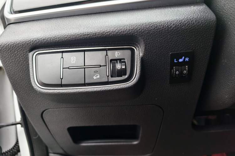 Used Sinotruk VGV U70 2020 1.5T Manual Comfort Edition 7 Seats