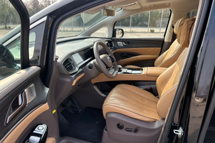 Used Denza D9 2022 DM-i 970 Four-Wheel Drive Flagship Model