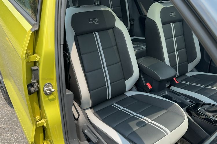 Used Volkswagen T-ROC 2023 300TSI DSG Two-Wheel Drive Starlight Edition Right Front Seat