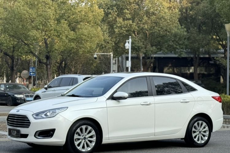 Used Ford Escort 2015 1.5L Automatic Fashion Model