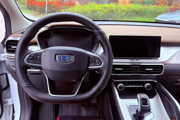 Used Geely Auto Coolray 2019 260T DCT Explorer China V Standard
