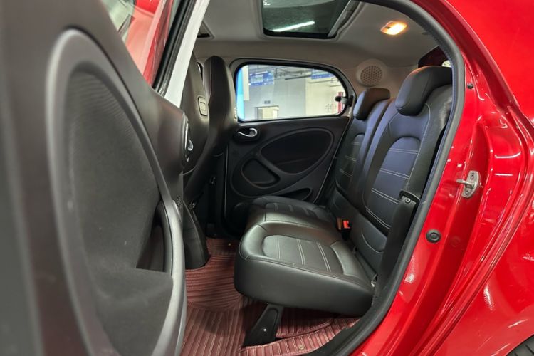 Used smart forfour 2018 0.9T 66 kW Pioneer Edition
