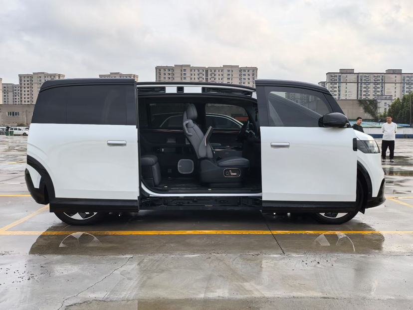 Zeekr MIX 2025 Long-Range Intelligent Driving Edition — снимка 13