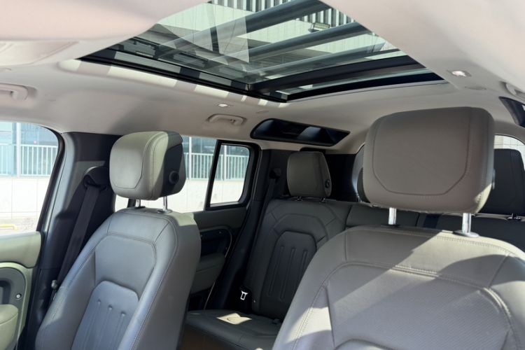 Used Land Rover Defender 2020 110 P400 HSE Exterior 8