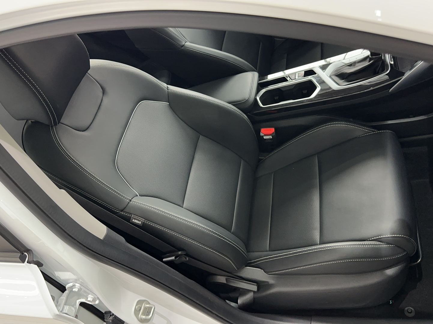 Geely Auto Coolray 2025 Model 1.5L CVT Superpower Edition MAX — снимка 16