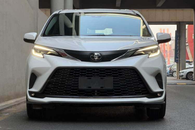 Used Toyota Granvia 2024 2.5L Hybrid Comfort Edition