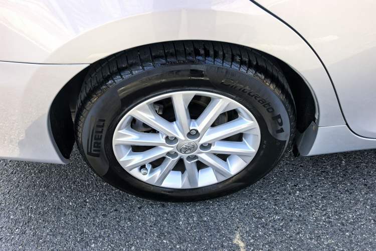 Used Toyota Camry 2015 Dual-Engine 2.5 HG Luxury Navigation Edition