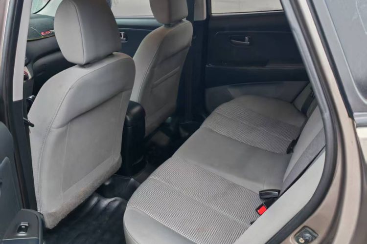 Used Hyundai Celesta 2015 1.6L Automatic Comfort Model
