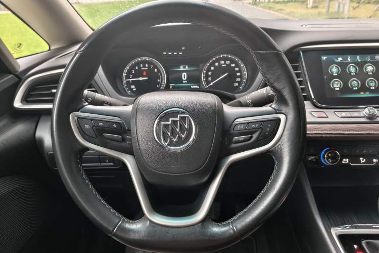 Used Buick GL6 2019 18T 6-Seater Connected Luxury Version China VI Standard Steering Wheel