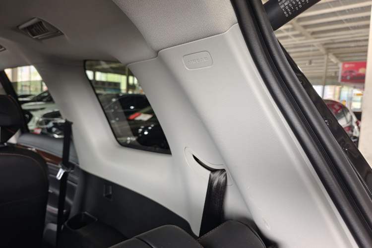 Used Ford Equator 2021 EcoBoost 225 Premier 6-Seater Interior 14