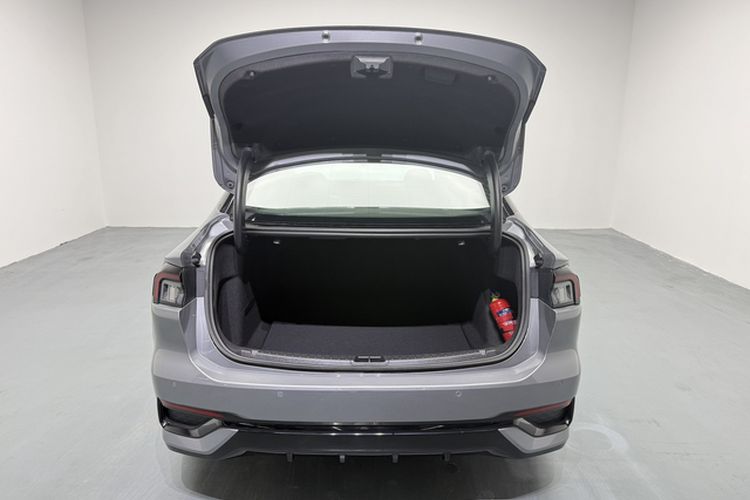 Used Ford Mondeo 2022 EcoBoost 245 ST-Line Trunk