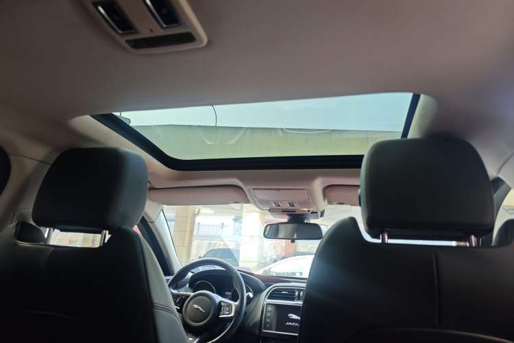 Used Jaguar XE 2015 2.0T 200 PS R-Sport