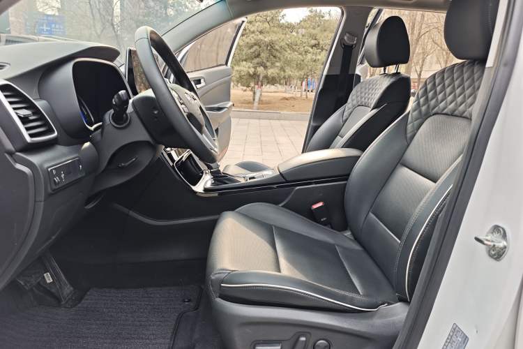 Used Hyundai Tucson 2019 280TGDi Dual-Clutch Two-Wheel Drive Fashion Edition China VI Standard
