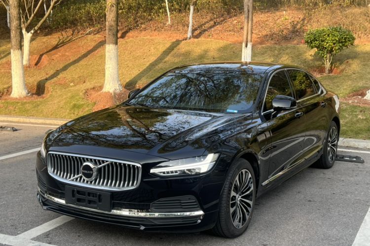 Used Volvo S90 New Energy 2025 Plug-in Hybrid Four-Wheel Drive Long-Range Zhiyi Luxury Edition