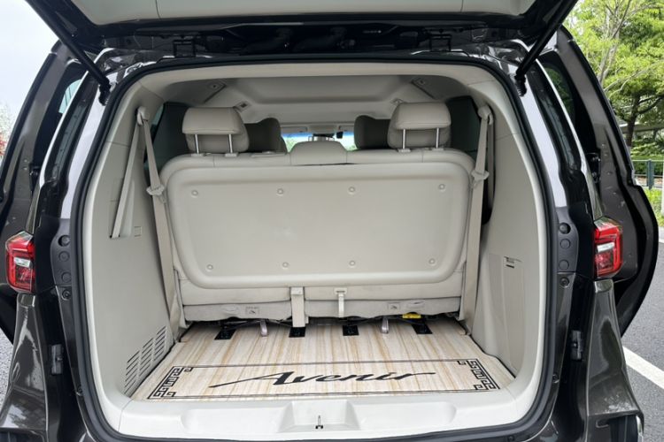 Used Buick GL8 2022 Land Cruiser Executive Class 652T Comfort Model
