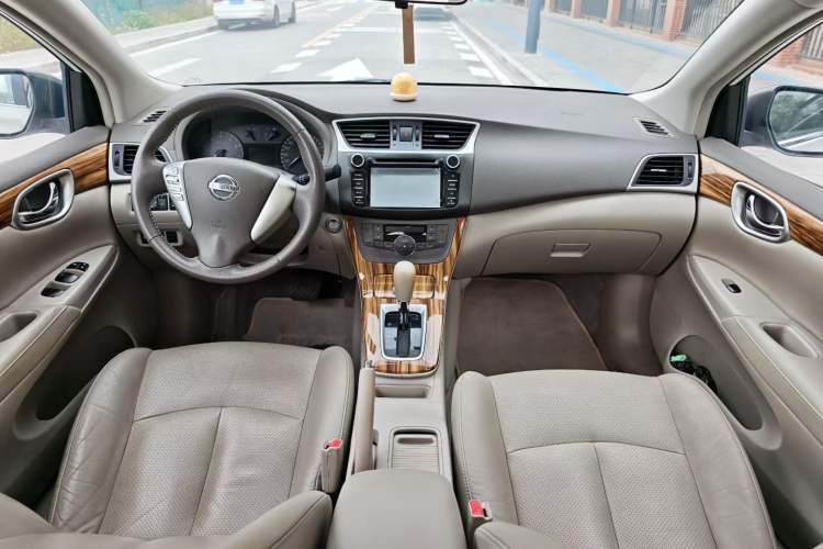 Used Nissan Sylphy 2014 1.6XV CVT Deluxe Edition Interior 1
