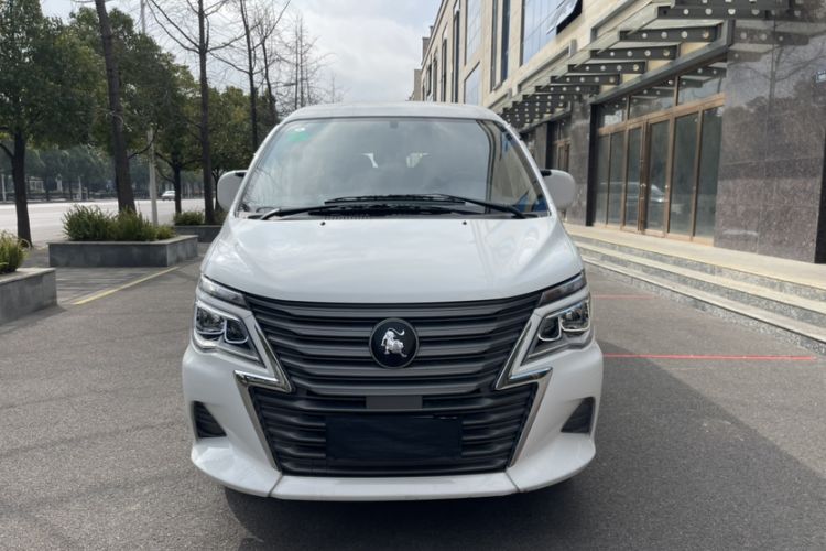 Used FORTHING Lingzhi 2023 M5L 1.6L Comfort 9-Seater