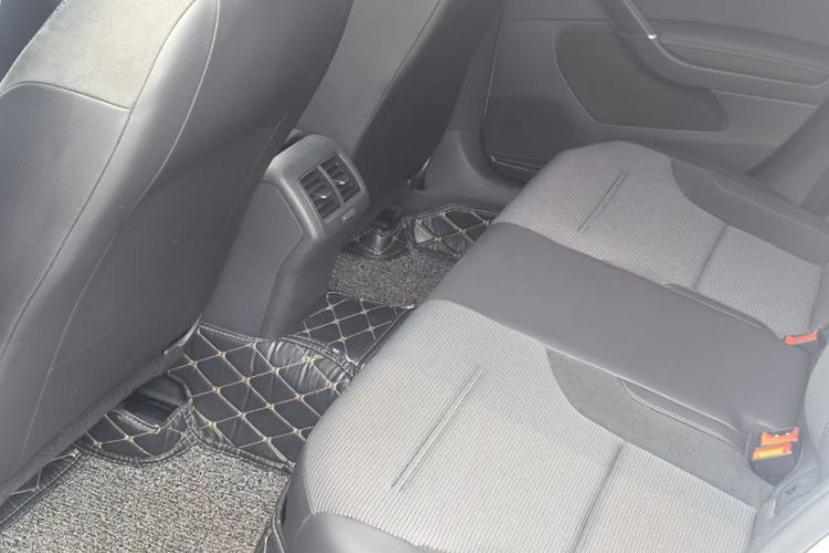 Used Volkswagen Golf 2018 230TSI Automatic Comfort Model Interior 2