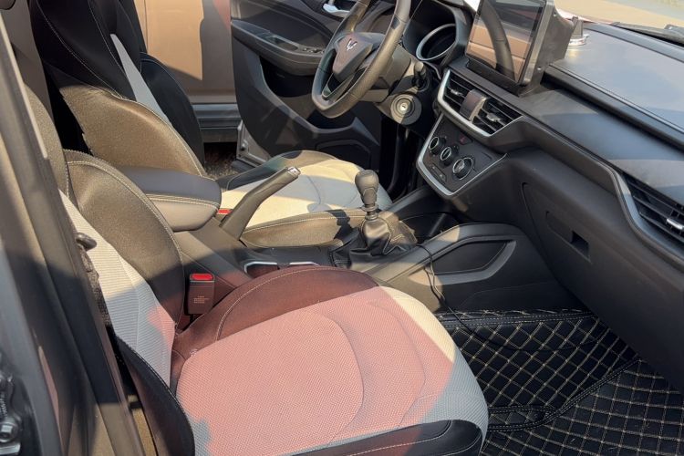 Used Wuling Hongguang S3 2018 1.5L Manual Standard Version China V Standard